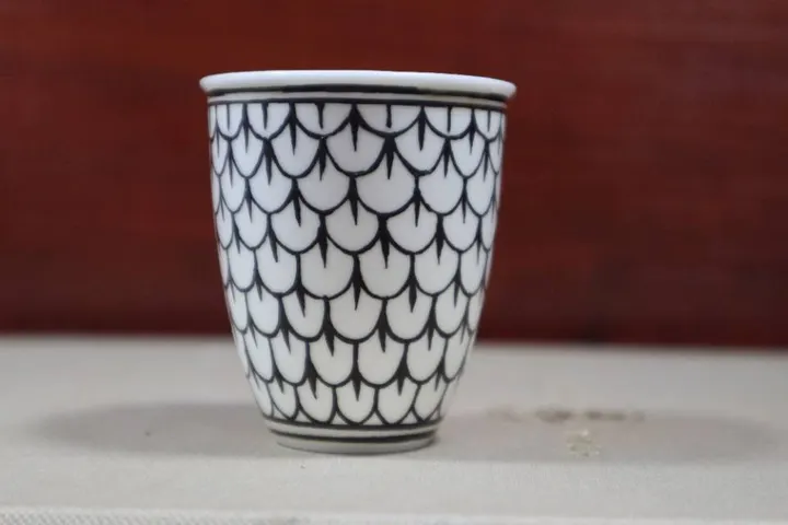 手绘柴窑米黄釉品茗杯