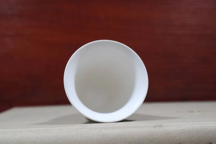 手绘柴窑米黄釉品茗杯